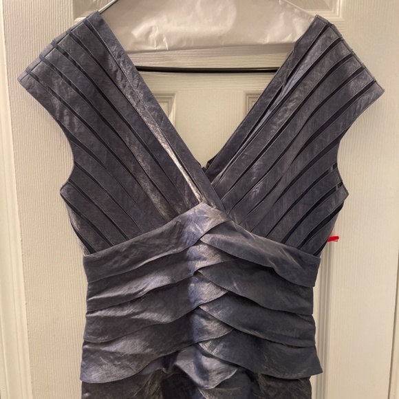 Dress - Picture 2 of 8